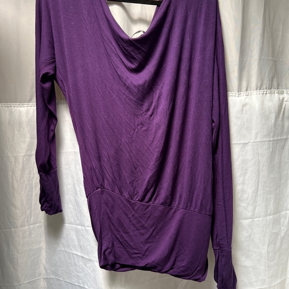 Doleman bat wing off shoulder top - Picture 1 of 1